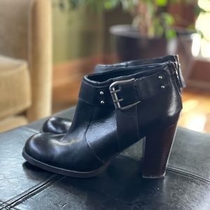 Nine West Kitrar black leather ankle boots